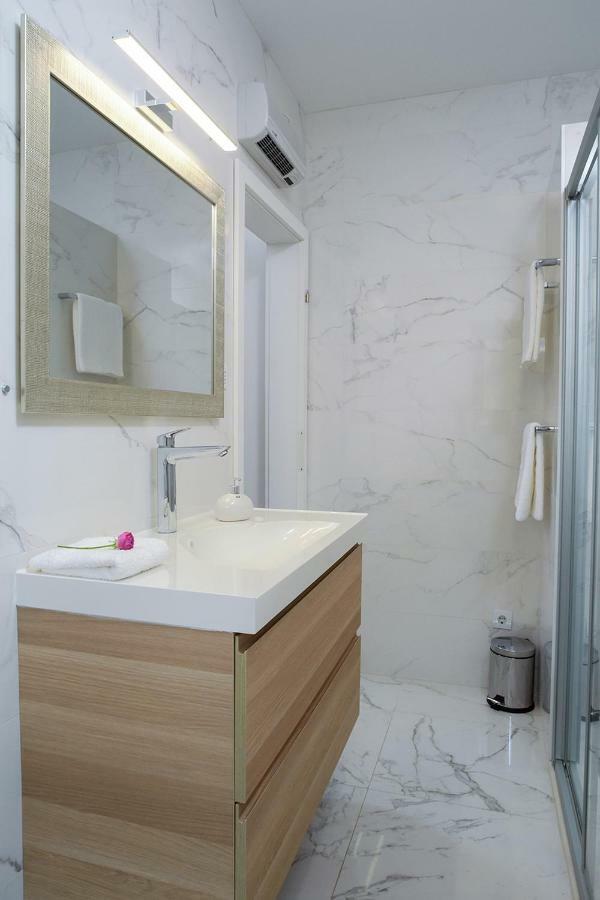 Apartment Divine View ดูบรอฟนิก ภายนอก รูปภาพ